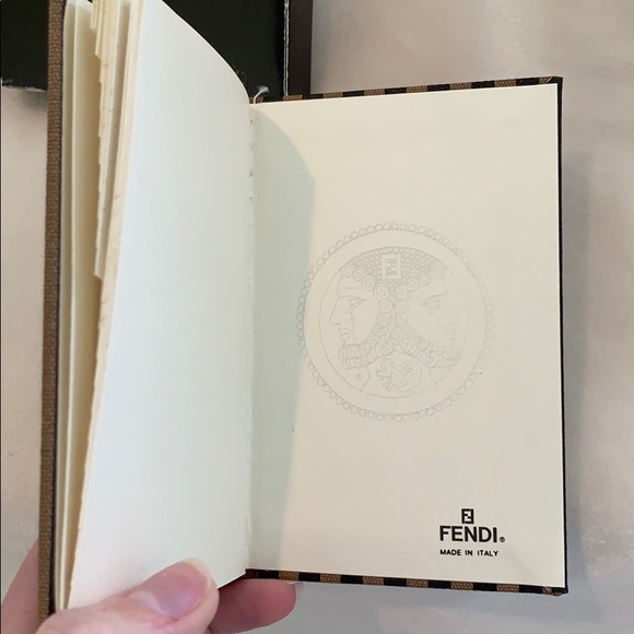 FENDI PHONE BOOK - Picture 5 of 7